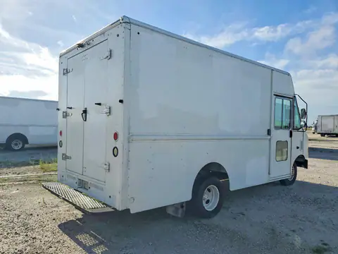 1FC2E3KL2CDA91739 — 2012 Ford E350, zdjęcie 3 z Аукцион 19.10.2026, Drobne wgniecenia i rysy