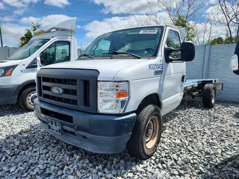 1FDWE3FK7PDD09744 — 2023 Ford E350, Мелкие вмятины и царапины (Minor Dent/Scratches), фото до ремонта