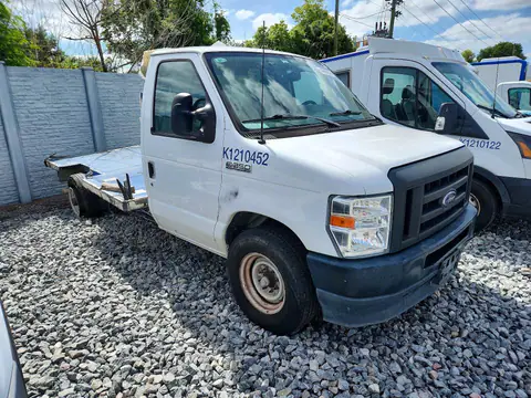 1FDWE3FK7PDD09744 — 2023 Ford E350, фото 4 с аукциона Аукцион 21.10.2026, Мелкие вмятины и царапины