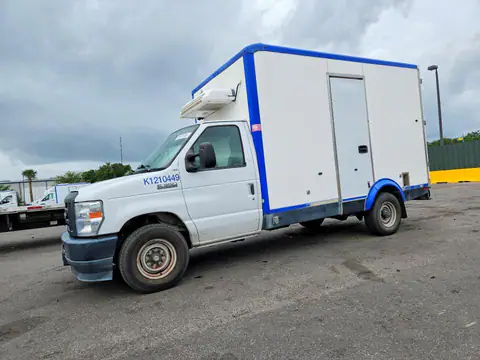 1FDWE3FKXPDD09740 — 2023 Ford E350, Мелкие вмятины და царапины (Minor Dent/Scratches), ფოტოები შეკეთებამდე