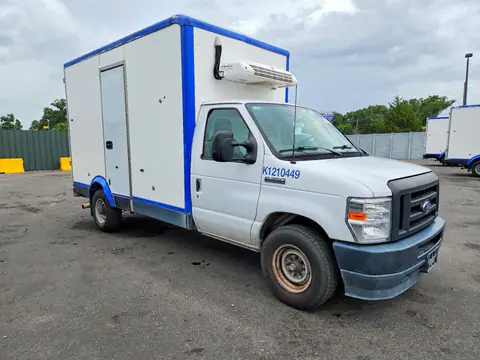 1FDWE3FKXPDD09740 — 2023 Ford E350, фото 4 с аукциона Аукцион 26.10.2026, Мелкие вмятины и царапины