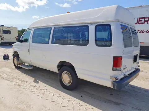 1FTNS24L86DB03832 — 2006 Ford Econoline, photo 2 from Аукцион 21.10.2026, Mechanical damage