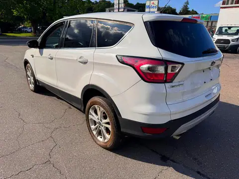 1FMCU9GD8HUC04625 — 2017 Ford Escape, фото 3 з Аукцион 21.10.2026, Механічні пошкодження