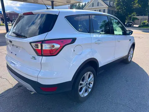 1FMCU9GD8HUC04625 — 2017 Ford Escape, фото 4 з Аукцион 21.10.2026, Механічні пошкодження