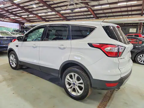 1FMCU9GD6HUE00546 — 2017 Ford Escape, фото 2 з Аукцион 22.10.2026, Передня частина