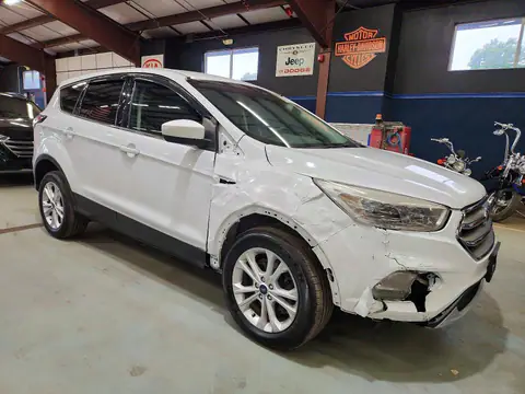 1FMCU9GD6HUE00546 — 2017 Ford Escape, фото 4 з Аукцион 22.10.2026, Передня частина