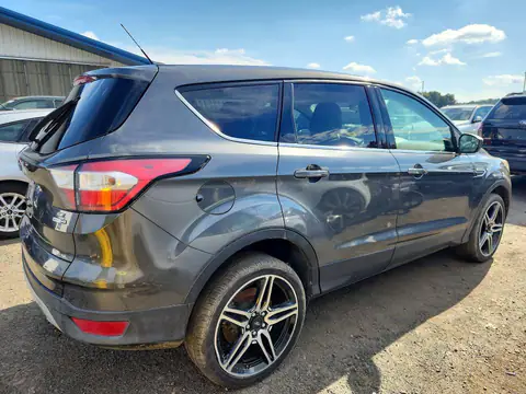 1FMCU9GD4HUB93641 — 2017 Ford Escape, foto 3 de Аукцион 22.10.2026, Pequeñas abolladuras y arañazos