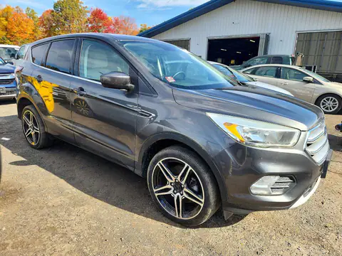 1FMCU9GD4HUB93641 — 2017 Ford Escape, foto 4 de Аукцион 22.10.2026, Pequeñas abolladuras y arañazos