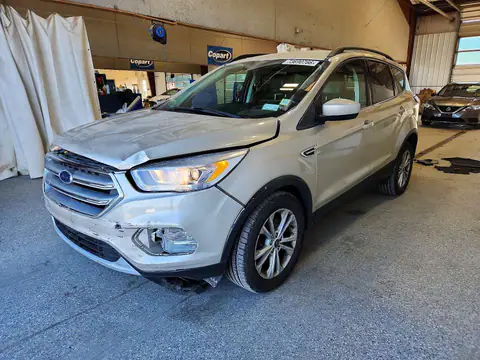 1FMCU9GD0HUE13972 — 2017 Ford Escape, Parte delantera (Front End), fotos antes de reparar