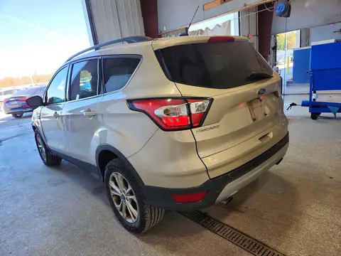 1FMCU9GD0HUE13972 — 2017 Ford Escape, фото 2 с аукциона Аукцион 29.10.2026, ПЕРЕДНЯЯ ЧАСТЬ