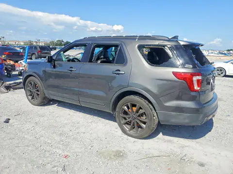 1FM5K7D82HGA51152 — 2017 Ford Explorer, photo 2 from Аукцион 23.10.2026, Vandalism