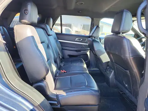 1FM5K8D85JGA50315 — 2018 Ford Explorer, ფოტო 11, Аукцион 29.10.2026, მცირე ჩაღრმავებები და ნაკაწრები