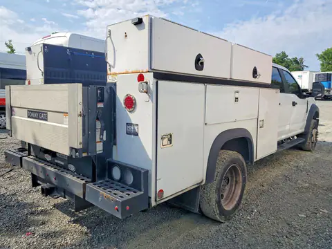 1FD0W4HN7MED57220 — 2021 Ford F450, фото 3 з Аукцион 27.10.2026, Незначні вм’ятини й подряпини