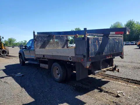 1FD0W5HT2BEB66435 — 2011 Ford F550, ფოტო 2, Аукцион 20.10.2026, მცირე ჩაღრმავებები და ნაკაწრები