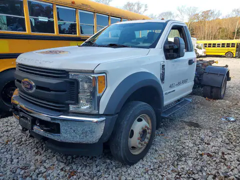 1FDUF5HT3HEB30649 — 2017 Ford F550, Incendio interior (Burn - Interior), fotos antes de reparar