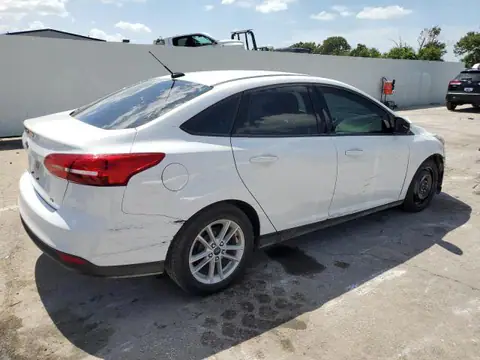 1FADP3F28JL230091 — 2018 Ford Focus SE, zdjęcie 3 z Аукцион 21.10.2026, Przód