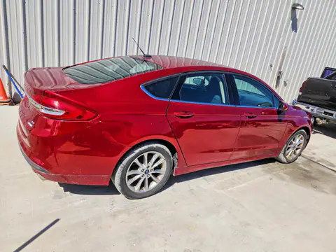 3FA6P0HD4HR366669 — 2017 Ford Fusion, foto 3 de Аукцион 22.10.2026, Pequeñas abolladuras y arañazos