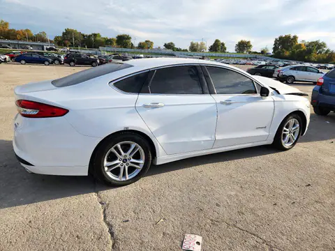 3FA6P0LU7JR172098 — 2018 Ford Fusion, фото 3 з Аукцион 30.10.2026, Передня частина