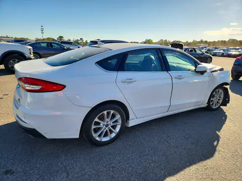 3FA6P0HD1LR135897 — 2020 Ford Fusion, zdjęcie 3 z Аукцион 28.10.2026, Przód
