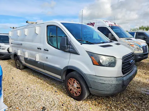 1FTYE2YM6HKB55210 — 2017 Ford Transit, zdjęcie 4 z Аукцион 21.10.2026, Tył