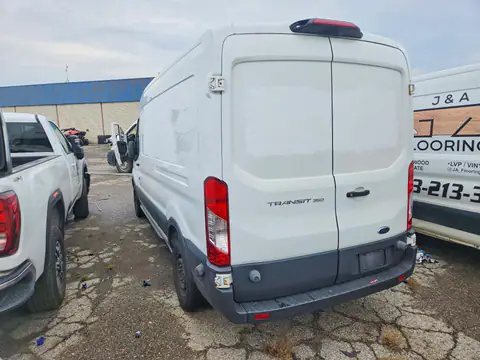 1FTBW2CM1JKA24573 — 2018 Ford Transit, foto 2 de Аукцион 19.10.2026, Pequeñas abolladuras y arañazos