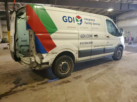 1FTYE1ZM2JKA22622 — 2018 Ford Transit, foto 3 de Аукцион 21.10.2026, Parte trasera