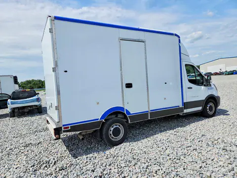 1FDBW5Z83LKA75535 — 2020 Ford Transit, ფოტო 3, Аукцион 26.10.2026, მცირე ჩაღრმავებები და ნაკაწრები