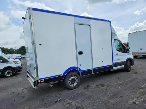 1FDBW5Z82LKB07469 — 2020 Ford Transit, фото 3 с аукциона Аукцион 26.10.2026, Мелкие вмятины и царапины