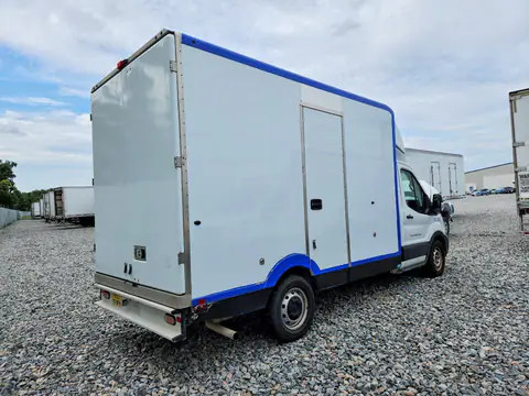 1FDBW5Z86LKB80375 — 2020 Ford Transit, zdjęcie 3 z Аукцион 26.10.2026, Drobne wgniecenia i rysy