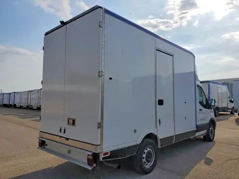 1FDBW5Z86LKA83404 — 2020 Ford Transit, ფოტო 3, Аукцион 28.10.2026, მცირე ჩაღრმავებები და ნაკაწრები