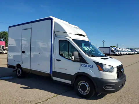 1FDBW5Z8XLKA95572 — 2020 Ford Transit, ფოტო 4, Аукцион 28.10.2026, მცირე ჩაღრმავებები და ნაკაწრები