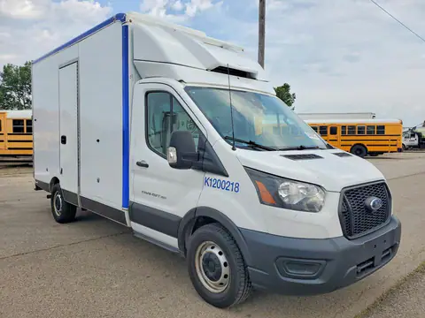 1FDBW5Z81LKB40267 — 2020 Ford Transit, ფოტო 4, Аукцион 28.10.2026, მცირე ჩაღრმავებები და ნაკაწრები