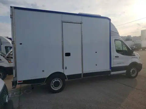 1FDBW5Z83LKB52503 — 2020 Ford Transit, ფოტო 3, Аукцион 28.10.2026, მცირე ჩაღრმავებები და ნაკაწრები