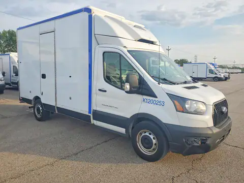 1FDBW5Z83LKB52503 — 2020 Ford Transit, ფოტო 4, Аукцион 28.10.2026, მცირე ჩაღრმავებები და ნაკაწრები