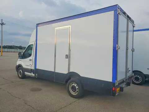 1FDBW5Z88MKA80036 — 2021 Ford Transit, фото 2 з Аукцион 28.10.2026, Незначні вм’ятини й подряпини