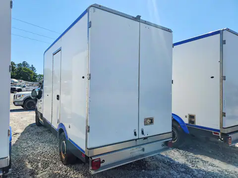 1FDBW5Z84NKA01530 — 2022 Ford Transit, zdjęcie 2 z Аукцион 21.10.2026, Drobne wgniecenia i rysy