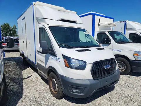 1FDBW5Z84NKA01530 — 2022 Ford Transit, zdjęcie 4 z Аукцион 21.10.2026, Drobne wgniecenia i rysy