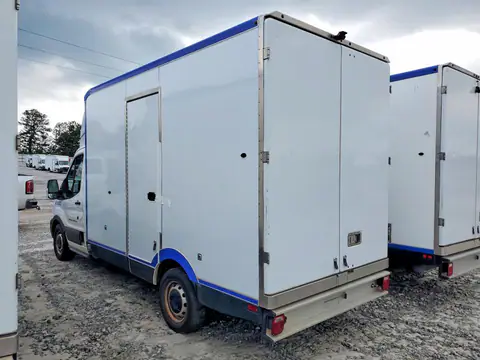 1FDBW5Z84NKA01575 — 2022 Ford Transit, фото 2 с аукциона Аукцион 26.10.2026, Мелкие вмятины и царапины