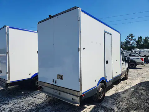 1FDBW5Z86NKA20192 — 2022 Ford Transit, foto 3 de Аукцион 26.10.2026, Pequeñas abolladuras y arañazos