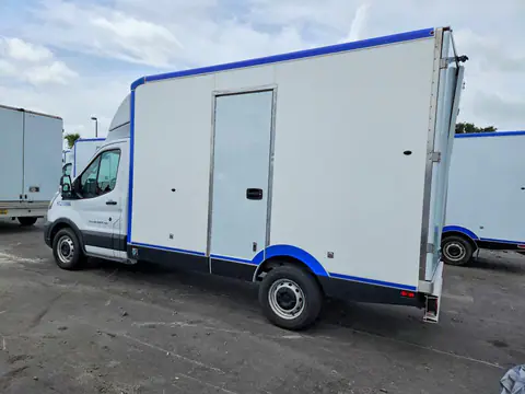 1FDBW5Z87NKA20217 — 2022 Ford Transit, фото 2 с аукциона Аукцион 26.10.2026, Мелкие вмятины и царапины