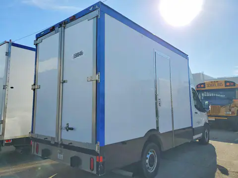 1FDBW5ZG0PKA23762 — 2023 Ford Transit, foto 3 de Аукцион 28.10.2026, Daños mecánicos