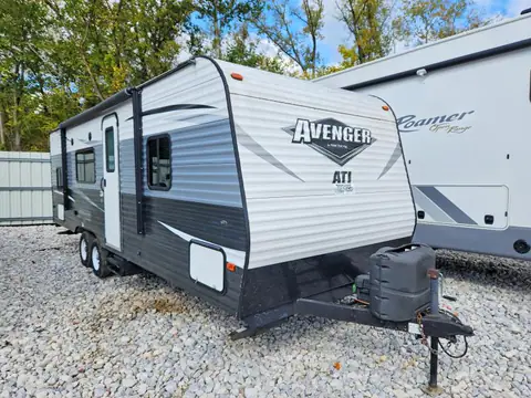 5ZT2AVRB9JB918020 — 2018 Forest River Avenger, Дах (Top/Roof), фото до ремонту