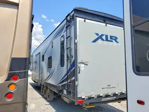 5ZT3XL2F5MZ792139 — 2021 Forest River XLR Boost, photo 3 from Аукцион 05.10.2026, Interior fire