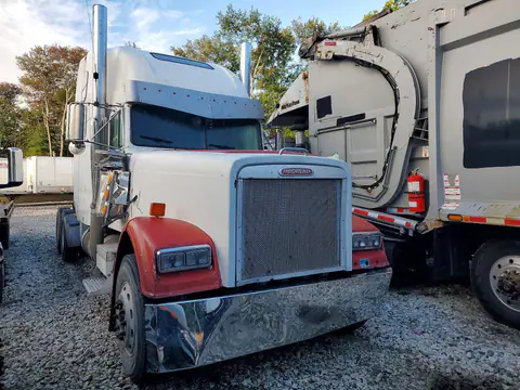 1FUPCSZB2XLA25167 — 1999 Freightliner Conventional, zdjęcie 4 z Аукцион 15.10.2026, Bok