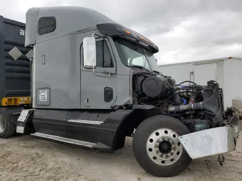 1FUJA6CV07LX45053 — 2007 Freightliner Conventional, წინა ნაწილი (Front End), ფოტოები შეკეთებამდე