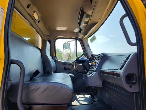 3ALACWFC8JDJH5069 — 2018 Freightliner M2, фото 10 с аукциона Аукцион 02.10.2026, вандализм