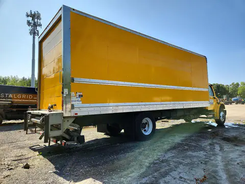 3ALACWFC8JDJH5069 — 2018 Freightliner M2, ფოტო 3, Аукцион 02.10.2026, ვანდალიზმი