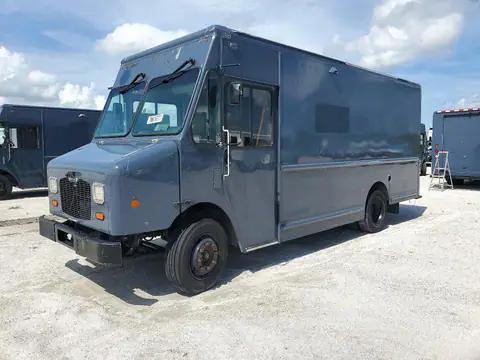 4UZAC2EA4LCMH7825 — 2020 Freightliner MT45, Мелкие вмятины y царапины (Minor Dent/Scratches), fotos antes de reparar