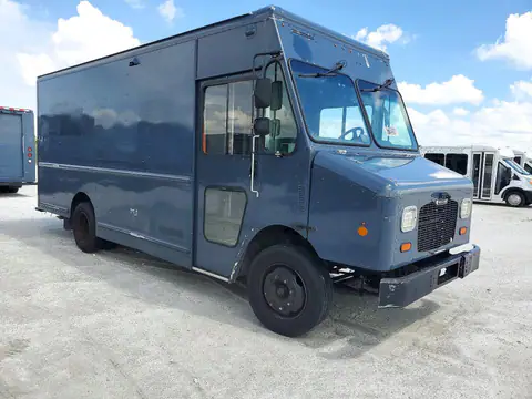 4UZAC2EA4LCMH7825 — 2020 Freightliner MT45, фото 4 с аукциона Аукцион 19.10.2026, Мелкие вмятины и царапины