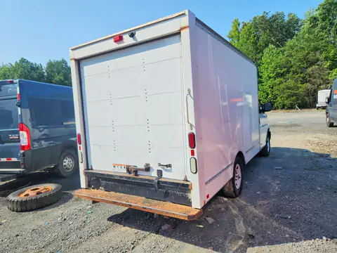 1GDY7RFP3K1332191 — 2019 GMC Savana, foto 3 de Аукцион 27.10.2026, Pequeñas abolladuras y arañazos